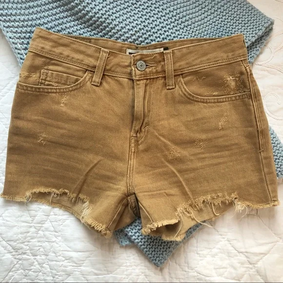 LEVI’S HIGH RISE SHORTS - Picture 2 of 7
